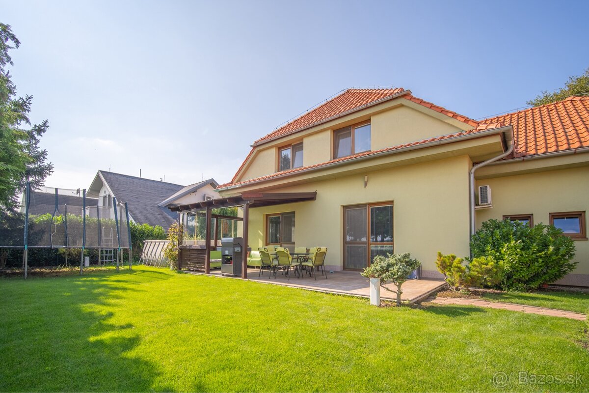 PREDAJ 6 izbový dom 192 m2, pozemok 607 m2, Dunajská Lužná - 2