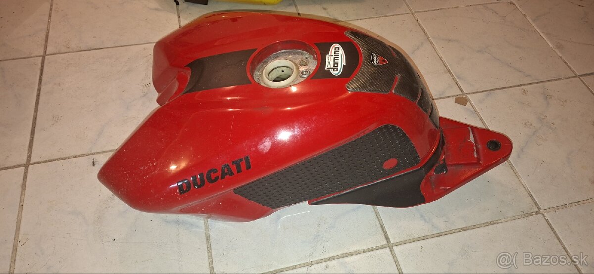 Palivova nadrz ducati - 2