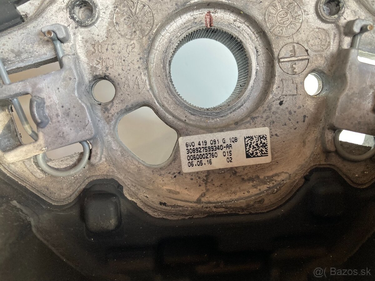 trojramenný volant - 2