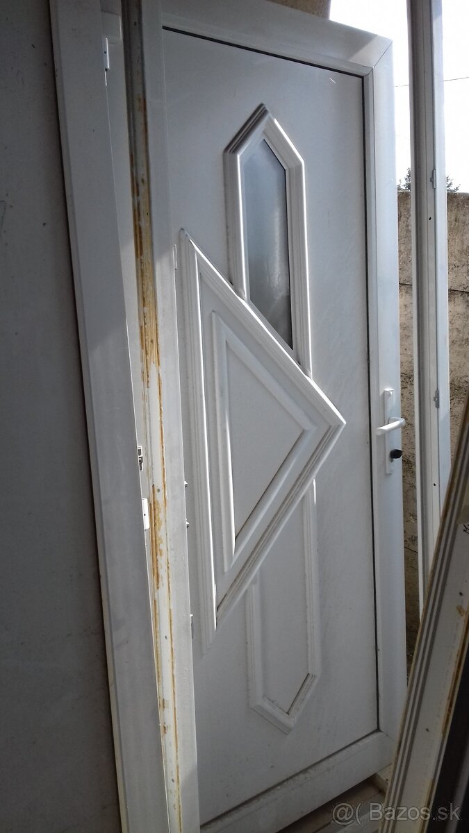 dvere plastove vchodove dvere garaž brana okna plastove - 2