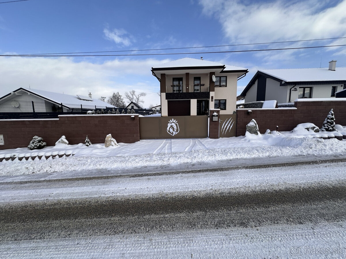 Skolaudovaná novostavba, nová terasa, nový plot nová skalka - 2