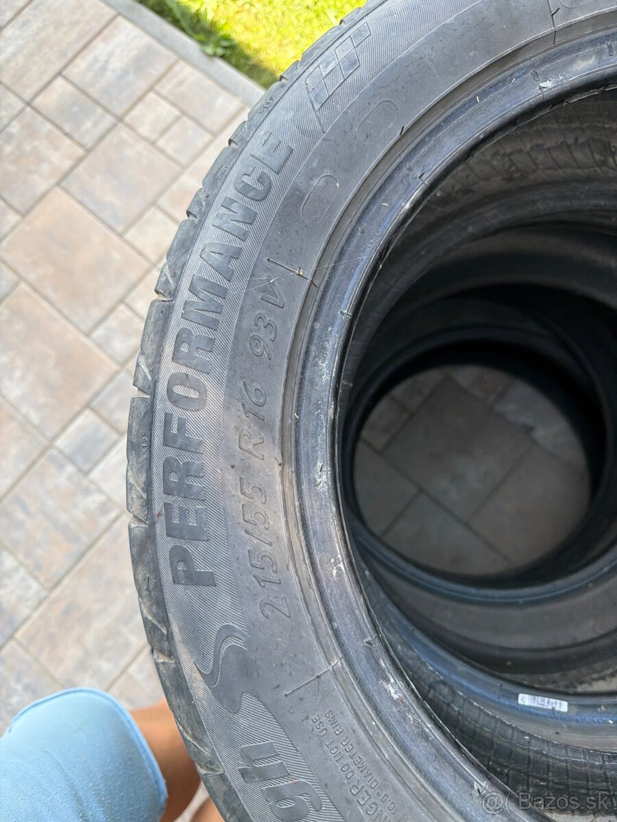 Pneu 215/55 r16 - 2