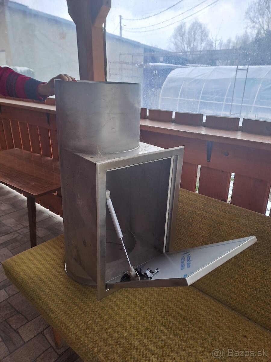 Žľab na bielizeň/zásobník s dvermi na - špinavé prádlo 1600€ - 2