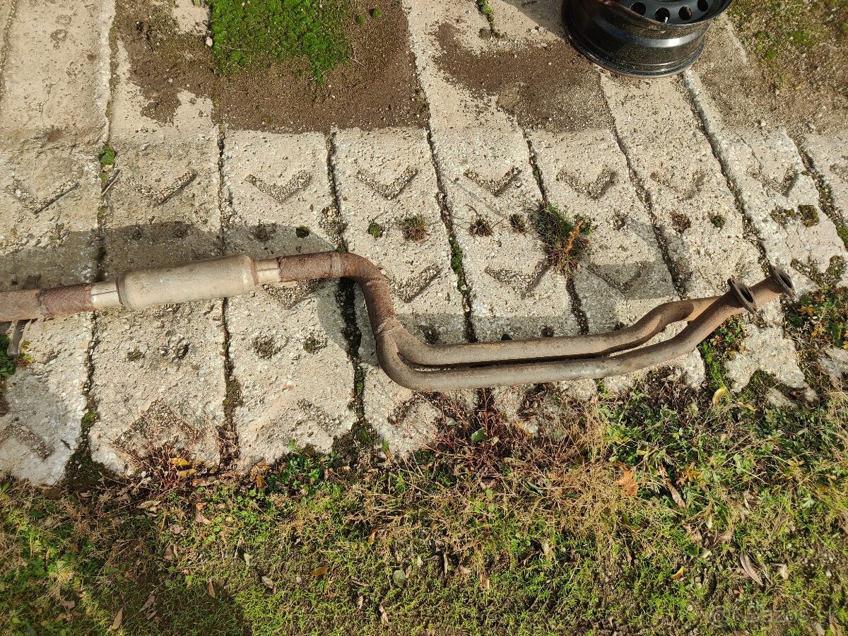 BMW E36 stredová časť vyfuku - 2