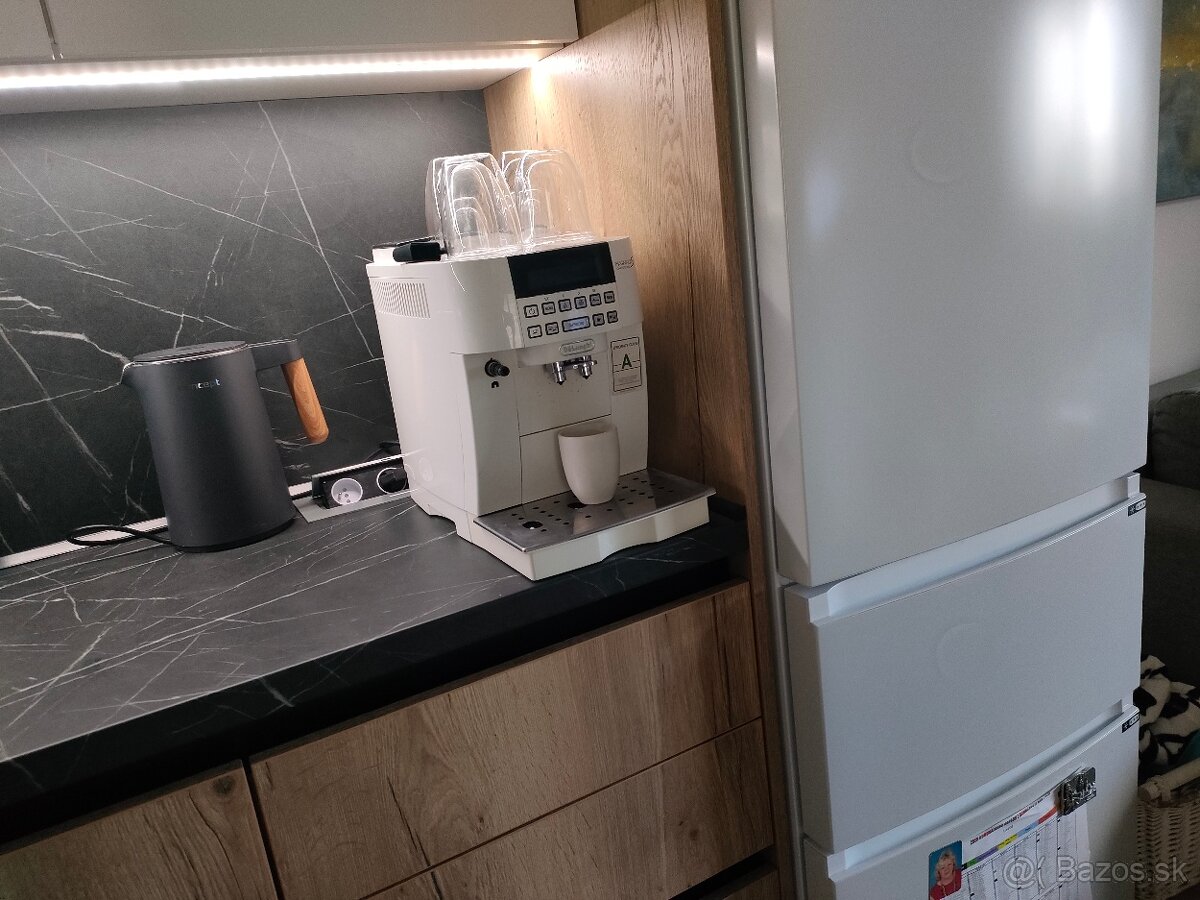 Kávovar DeLonghi ECAM22.36X - 2