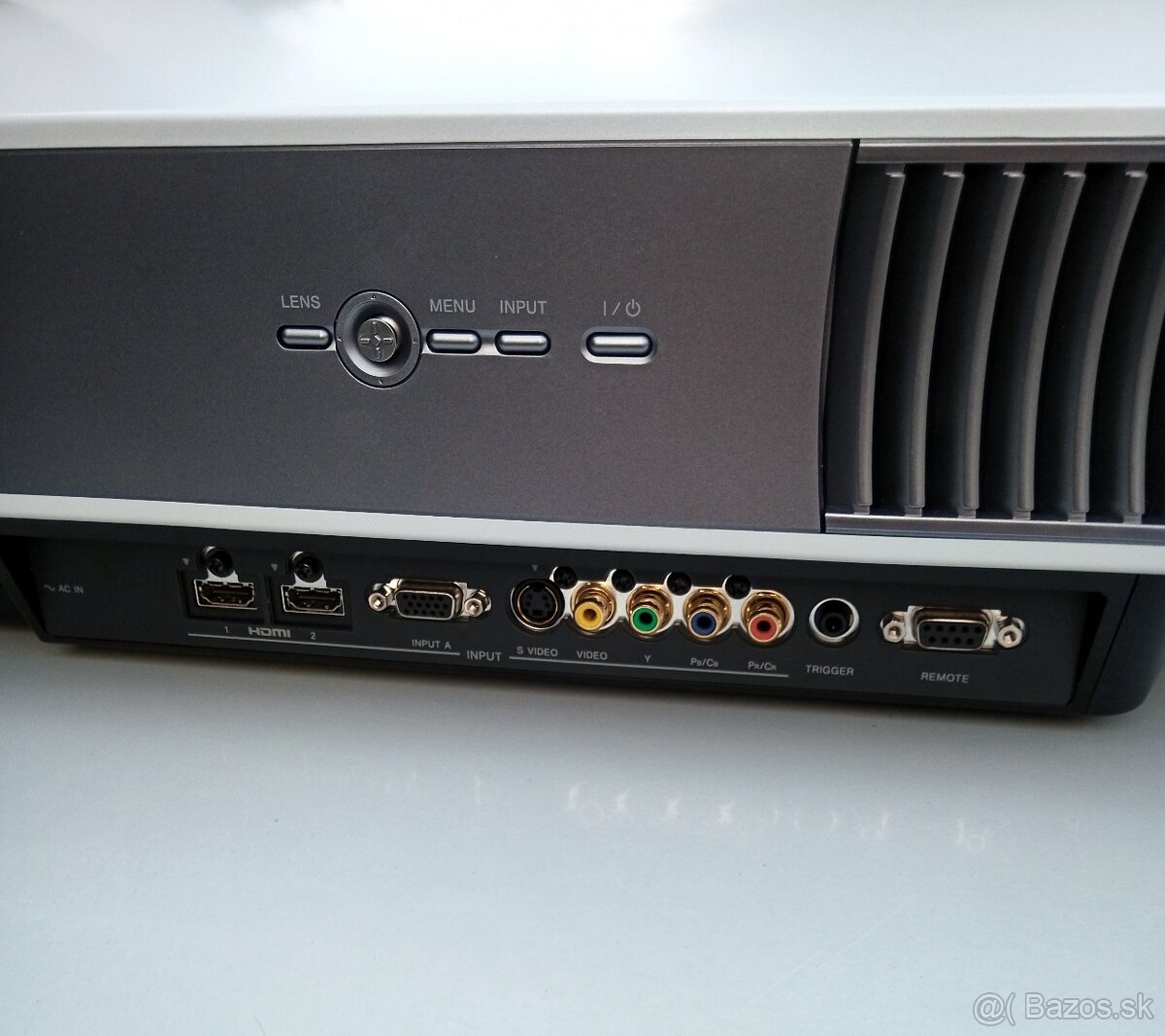 Sony VPL-VW40 BRAVIA® SXRD™ 1080p high-definition projector - 2