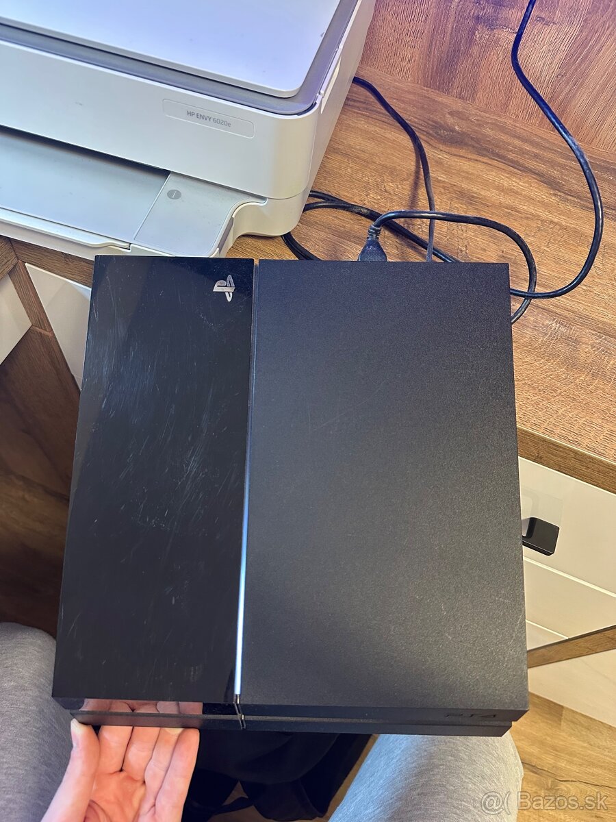 PS4 500GB - 2