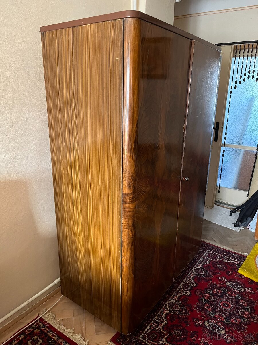 Predám retro skriňu - 2