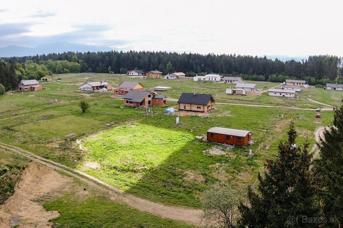 STAVEBNÝ POZEMOK , 828 m², všetky siete pri pozemku, štúdia - 2