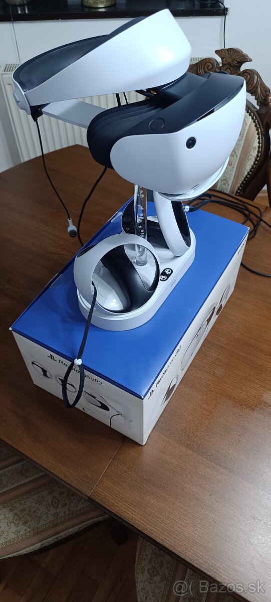 Predám VR 2 aj so stojanom ešte v záruke - 2