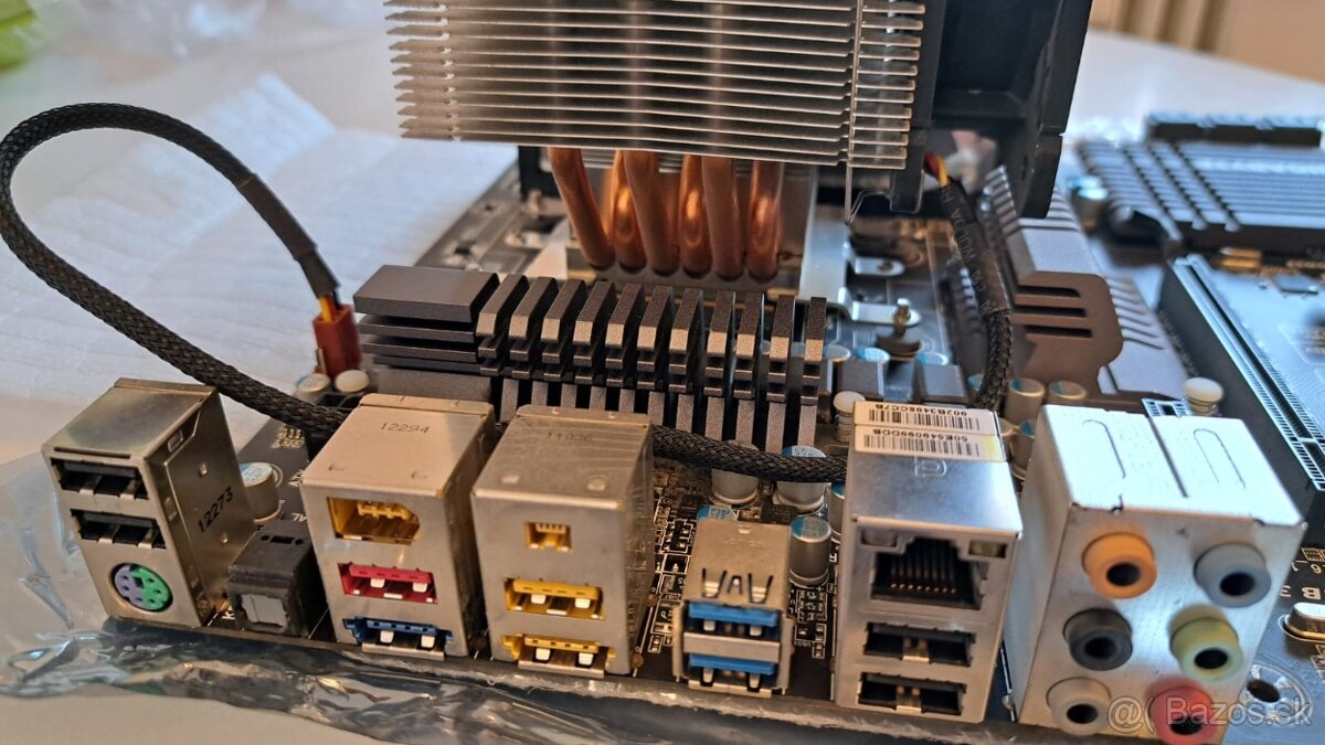 Gigabyte GA-990FXA-UD3 + FX-8320 + Mugen 3 + 16 GB HyperX - 2