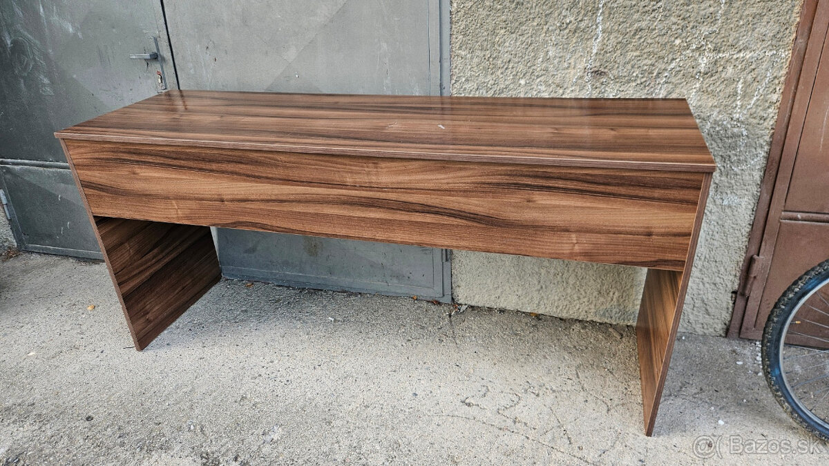 Veľký masívny stôl - 2