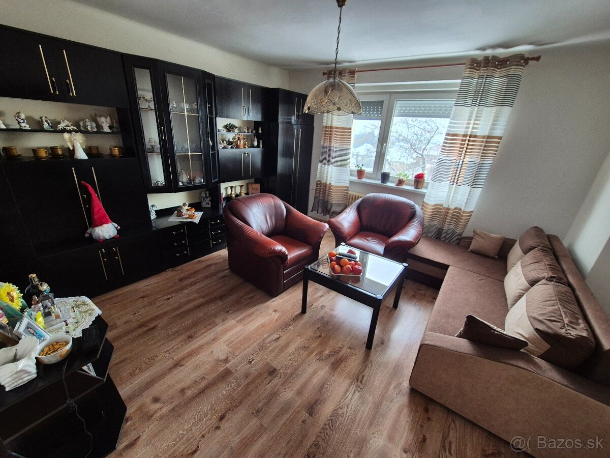 Na predaj 2 izbový byt Komárne - 2