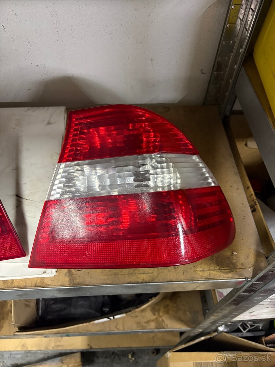 Zadné svetla BMW e46 sedan po FL - 2
