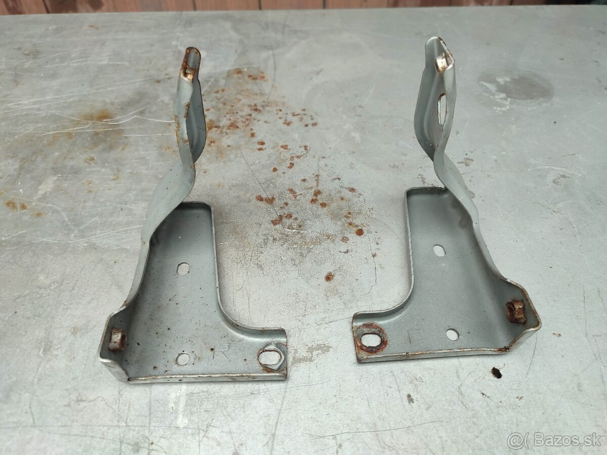 Mazda 5 (CR19, 2005-2010) Držiaky predných blatníkov - 2