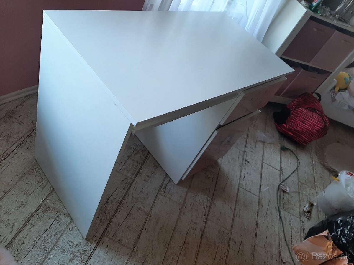 Študentsky stôl pre školáčku - 2