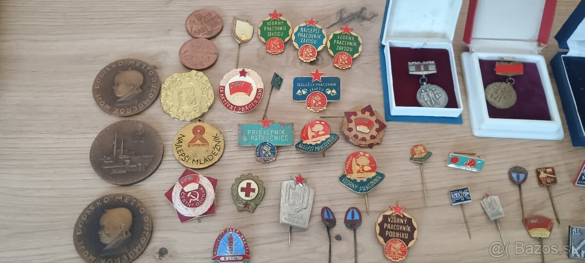 Predám rôzne odznaky, vyznamenania - 2