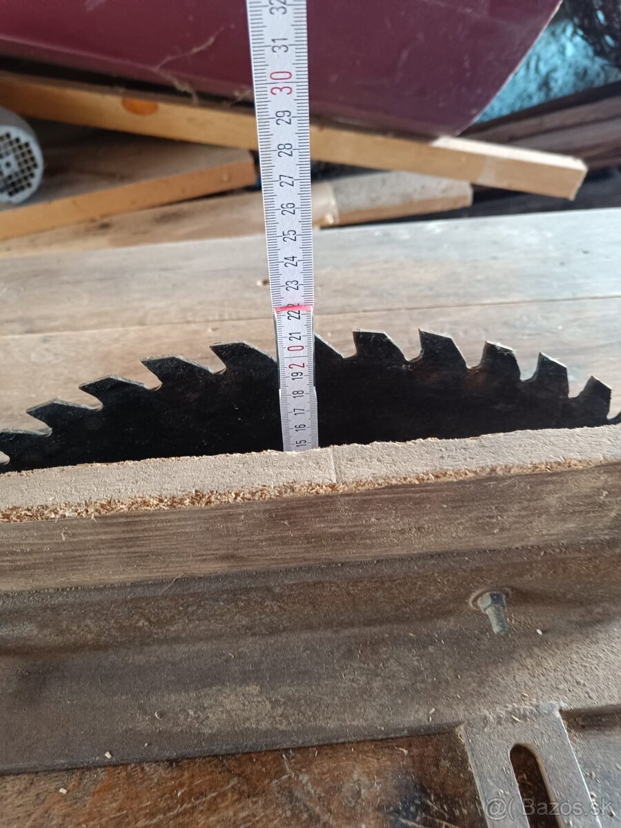 Veľký cirkulár s motorom - 2