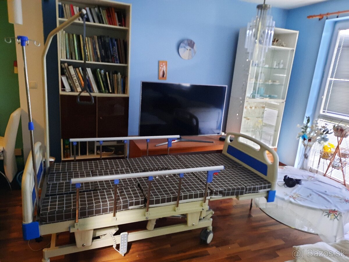 Nemocničná polohovateľná posteľ - 2