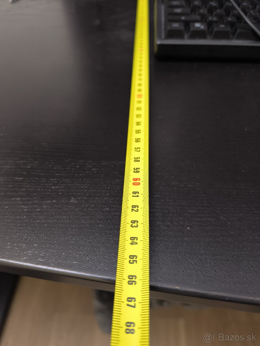 Kvalitný kancelársky stôl BEKANT - 2