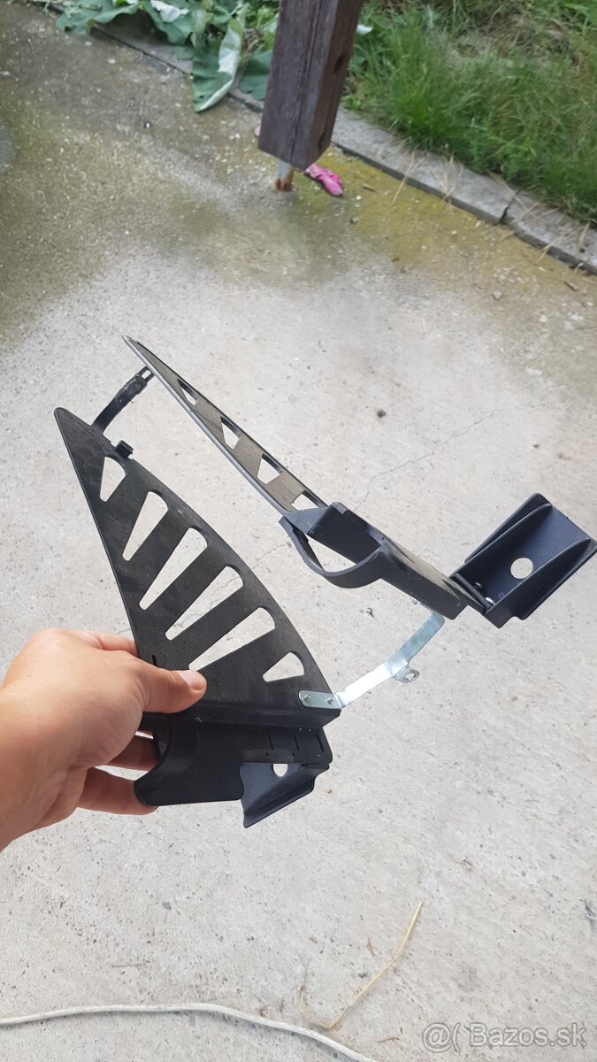 Sedacka a ochrana na nohy - 2