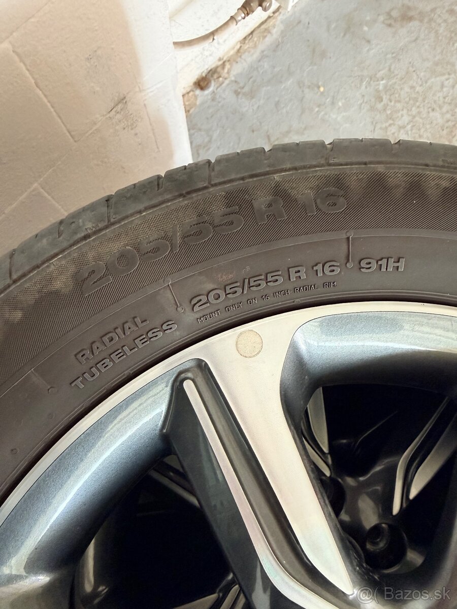 205/55/16 - 2
