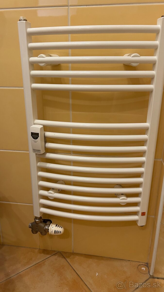 Závesný radiátor do kúpeľne - 2