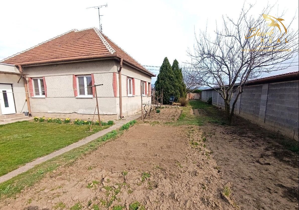 RODINNÝ DOM - HRUŠOVANY - 2