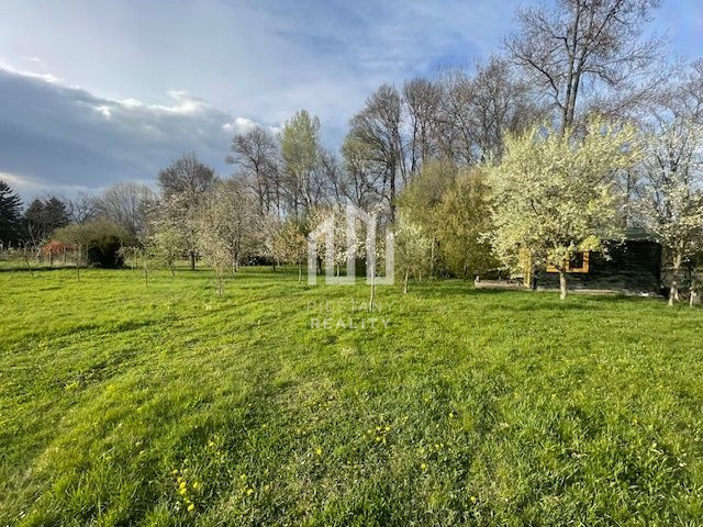 PREDAJ pozemkov na stavbu RD v Ostrove pri Piešťanoch - 2