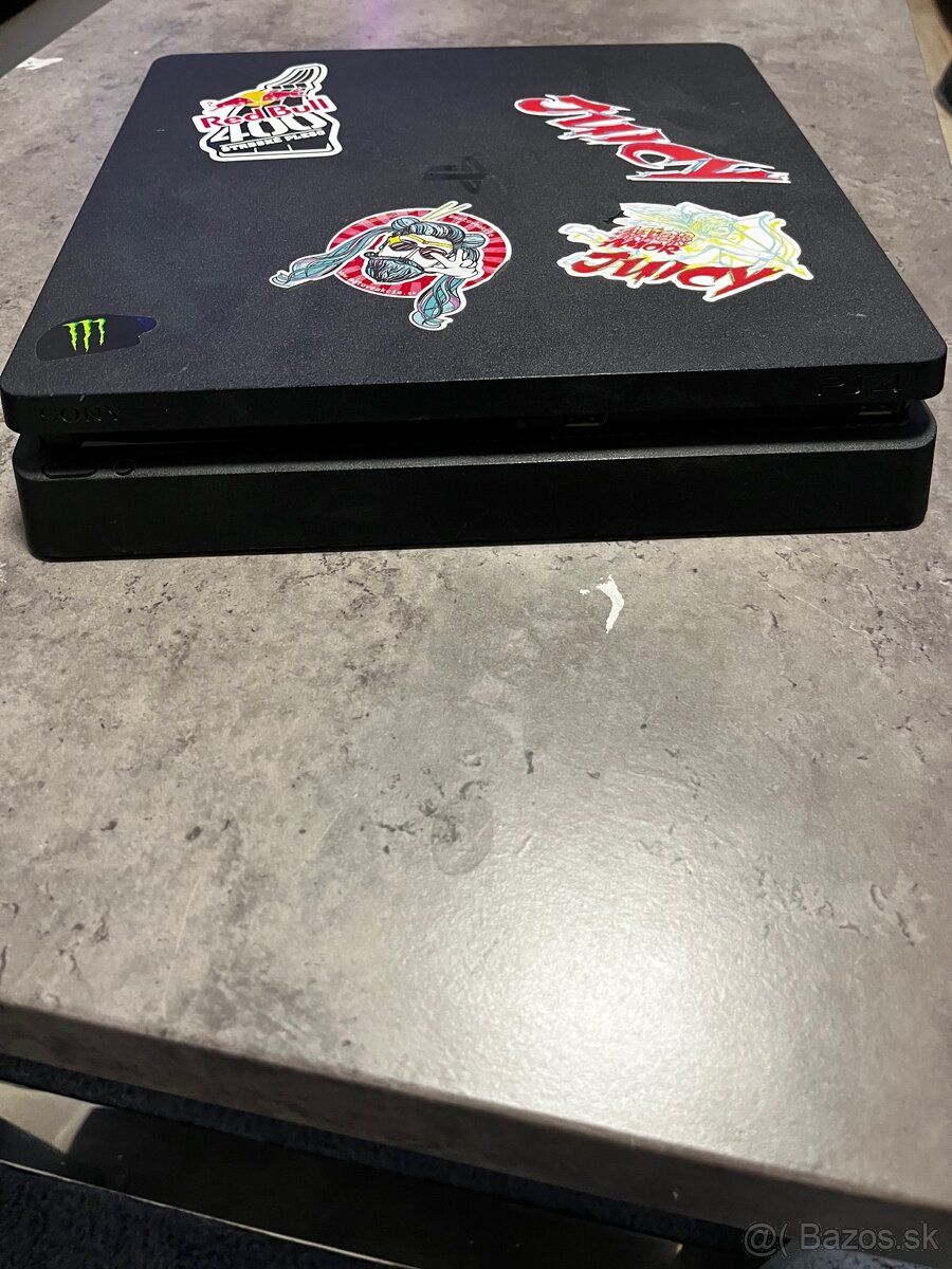 PS4 Slim - 2