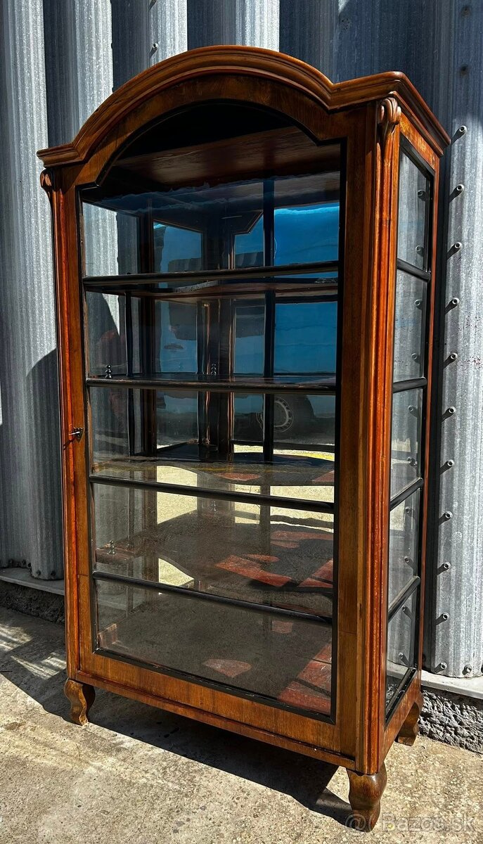 Neobaroková vitrína - 2