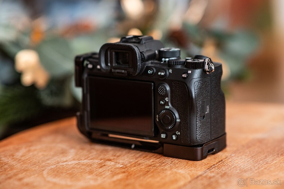 Sony Alpha A7IV - 2