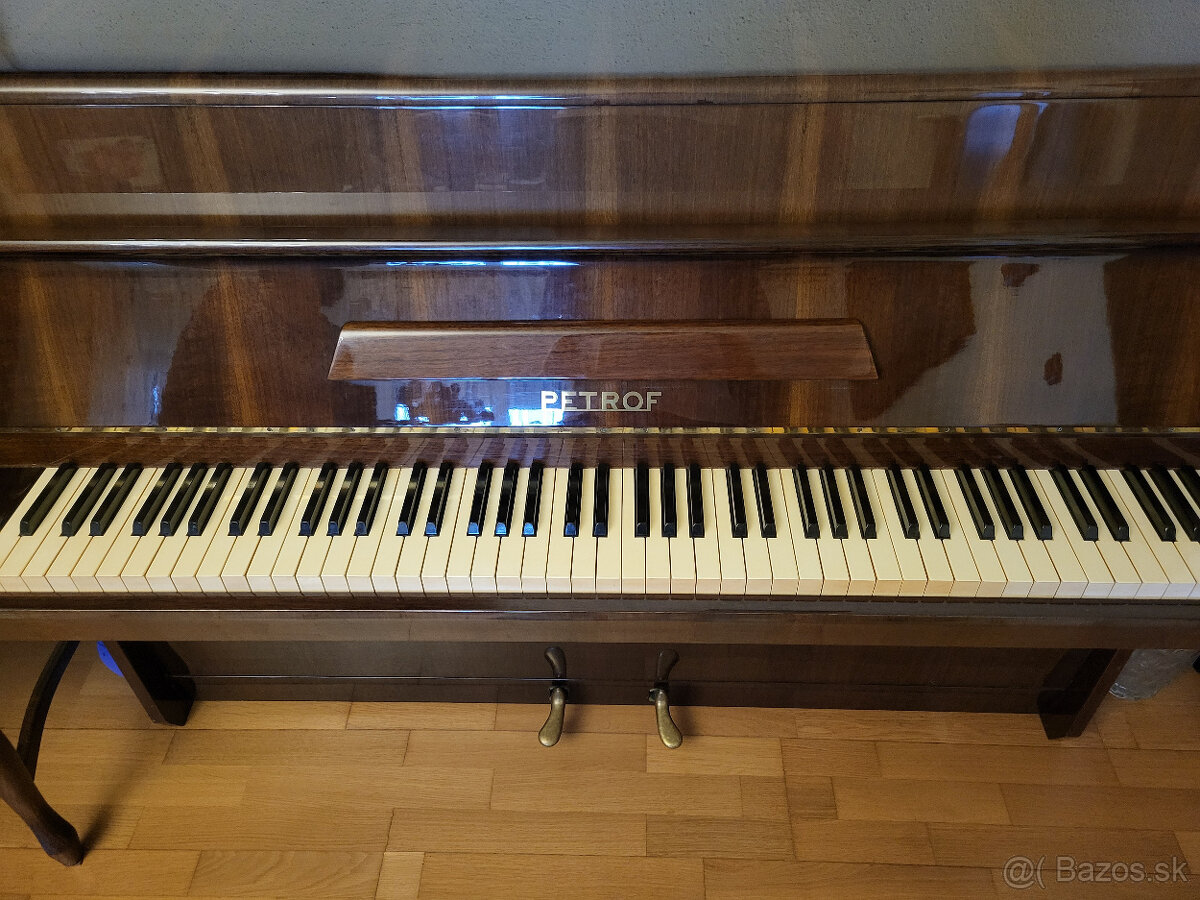 Klavír PETROF - 2