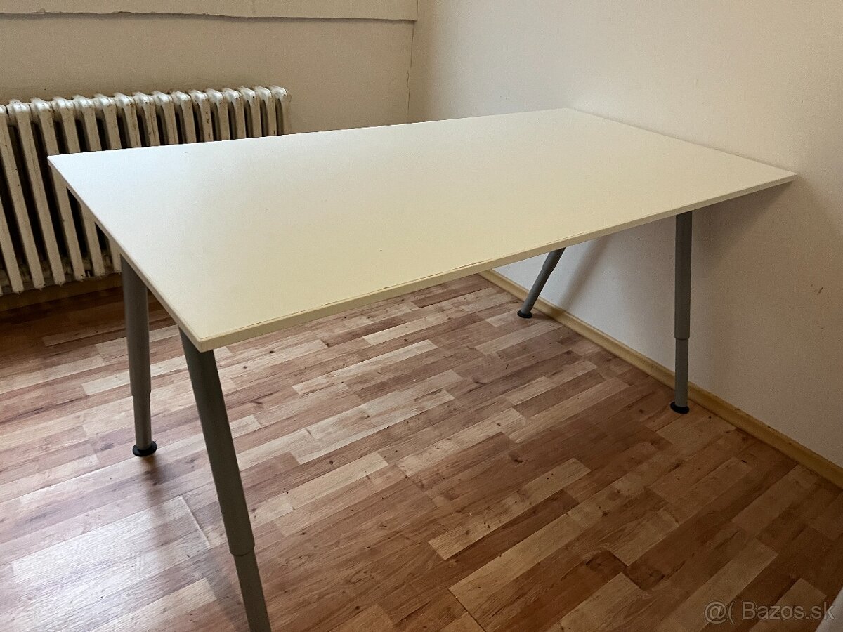 Pracovný stôl - 2