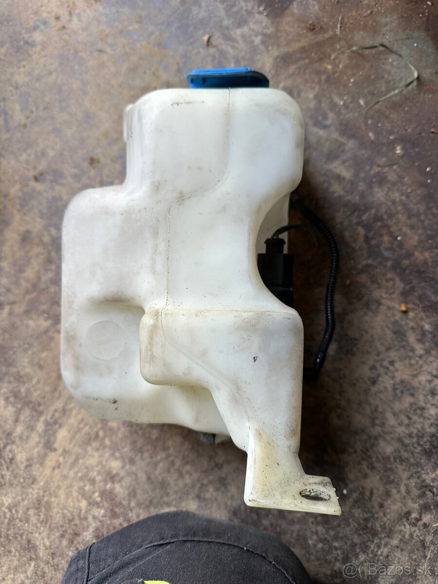 nádržka ostrekovačov Škoda Octavia 1 - 2