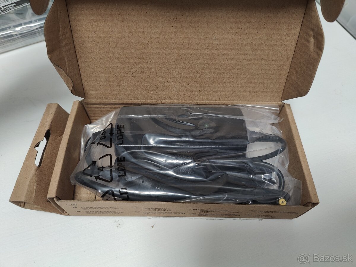 Adapter/zdroj do auta na 19V (pre notebooky) - 2