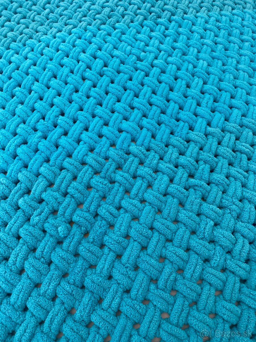 Deka ručná práca s vankusikom - 2