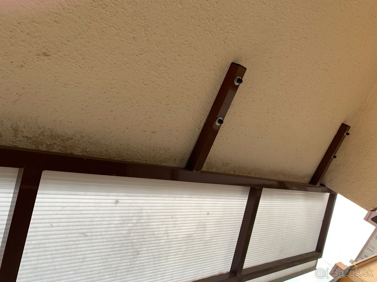 Strieska na balkon - kov + lexan - 2