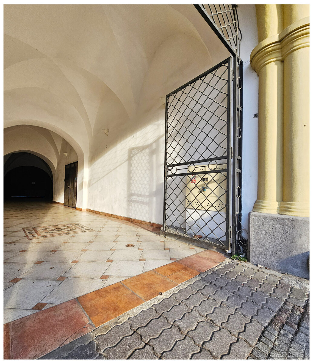 PRIAME CENTRUM / NÁMESTIE SNP BB / PRIESTORY / 131 m2 / - 2