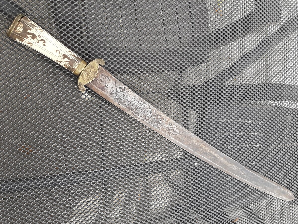 Tesak vzacny v super stave - 2