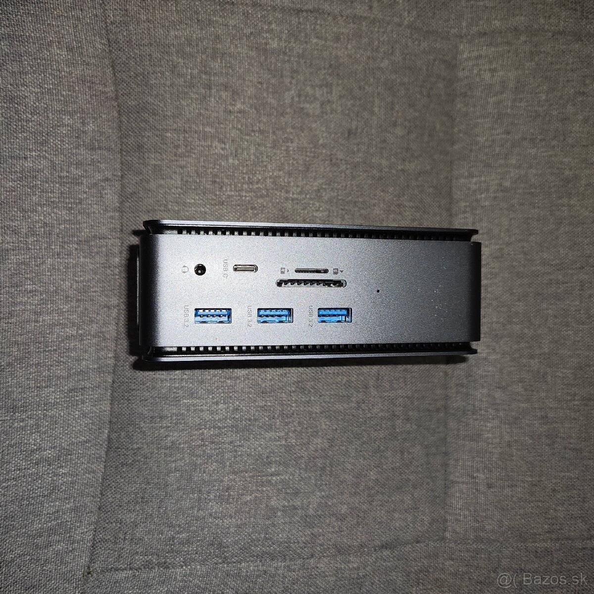 Rôzne USB-C huby, prezentačné zariadenia a príslušenstvo - 2