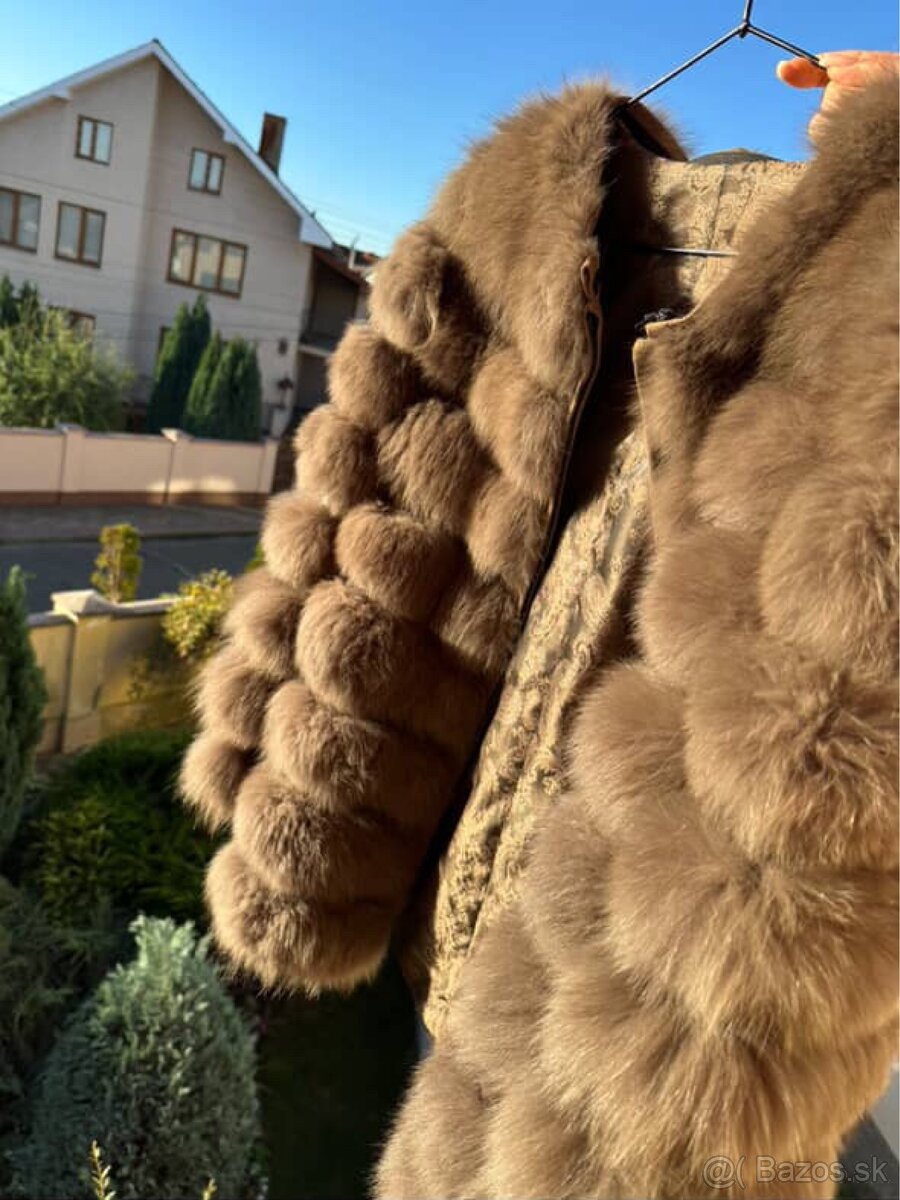 Predám elegantný kožuch z pravého fínskeho líščieho kožuchu. - 2