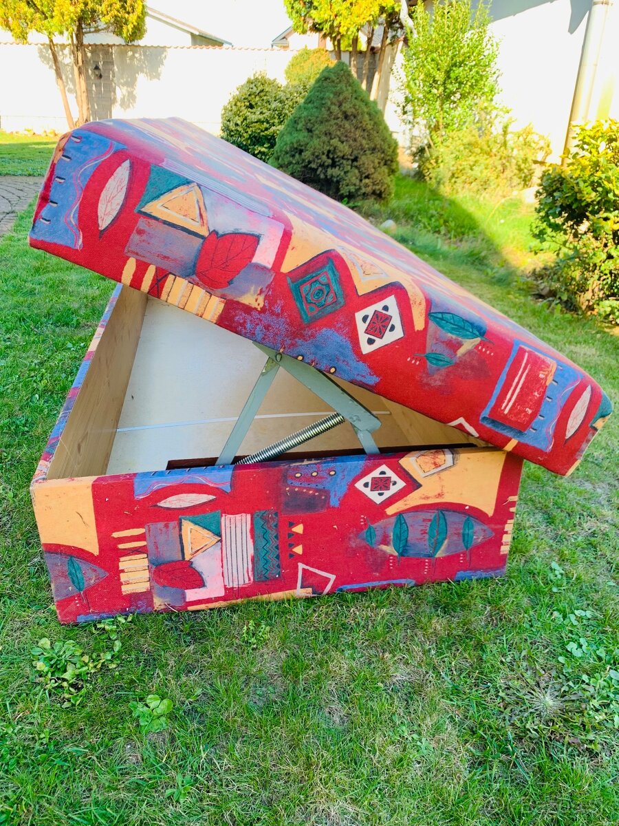 gauč- vaľanda- posteľ - 2