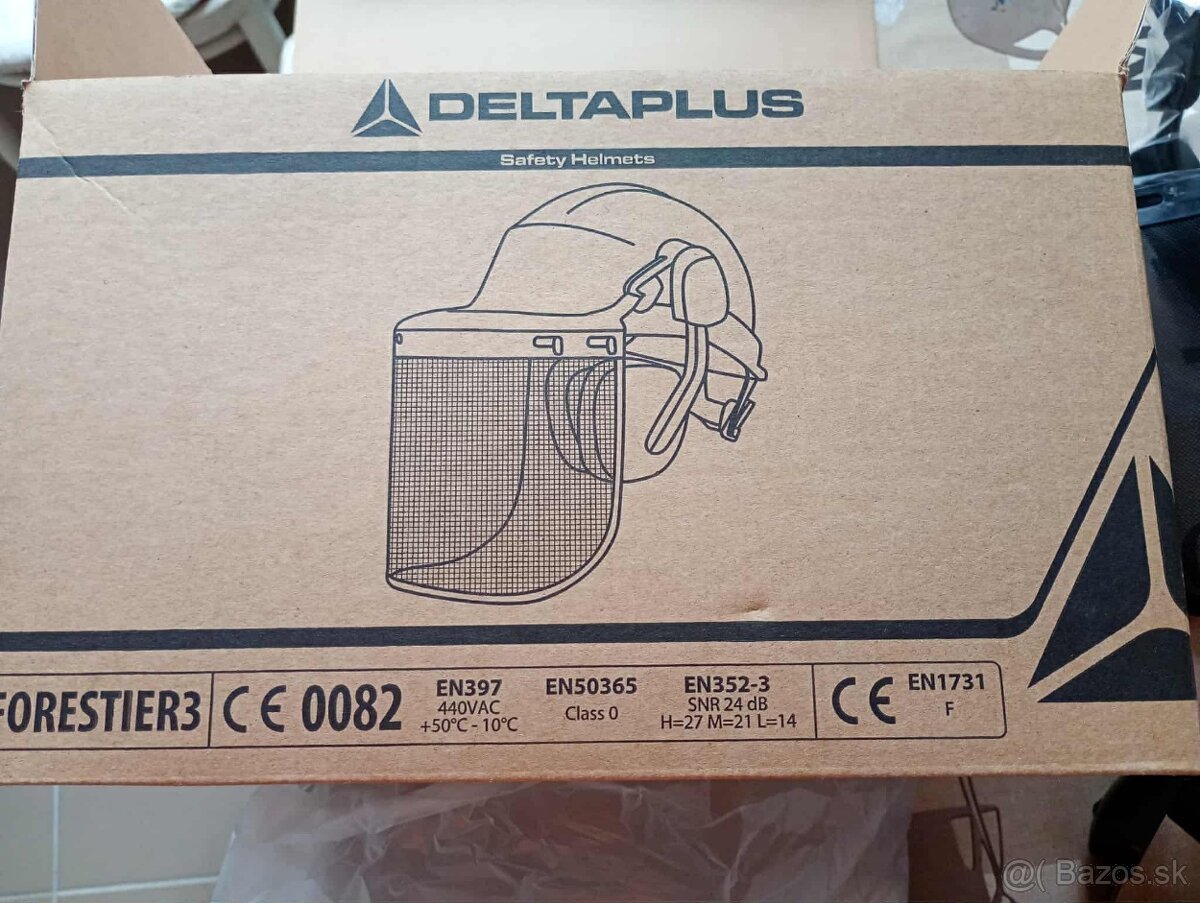 Pilčícka pracovná prilba - nová - 2