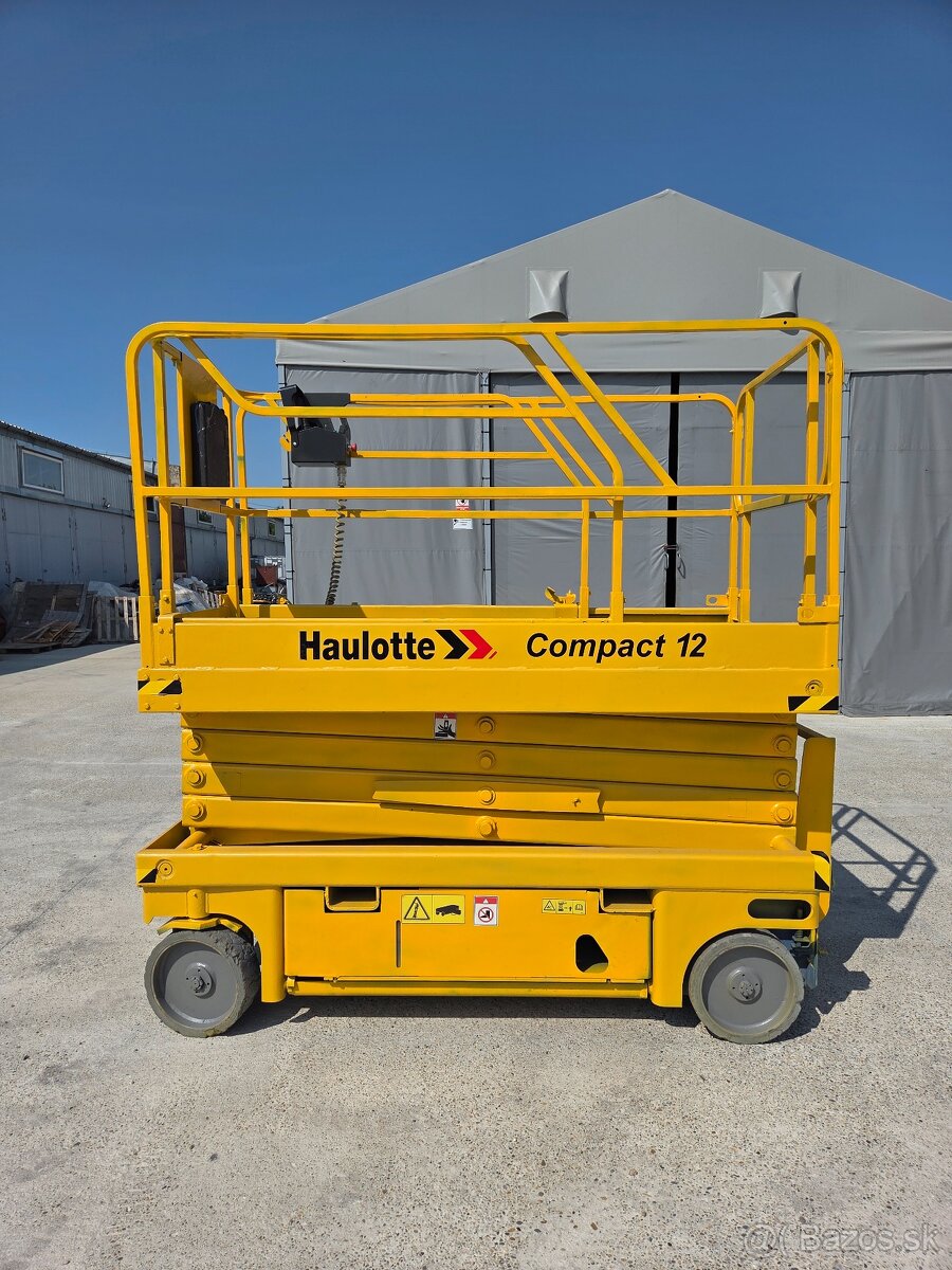 Nožnicová pracovná plošina Haulotte Compact 12 - 2