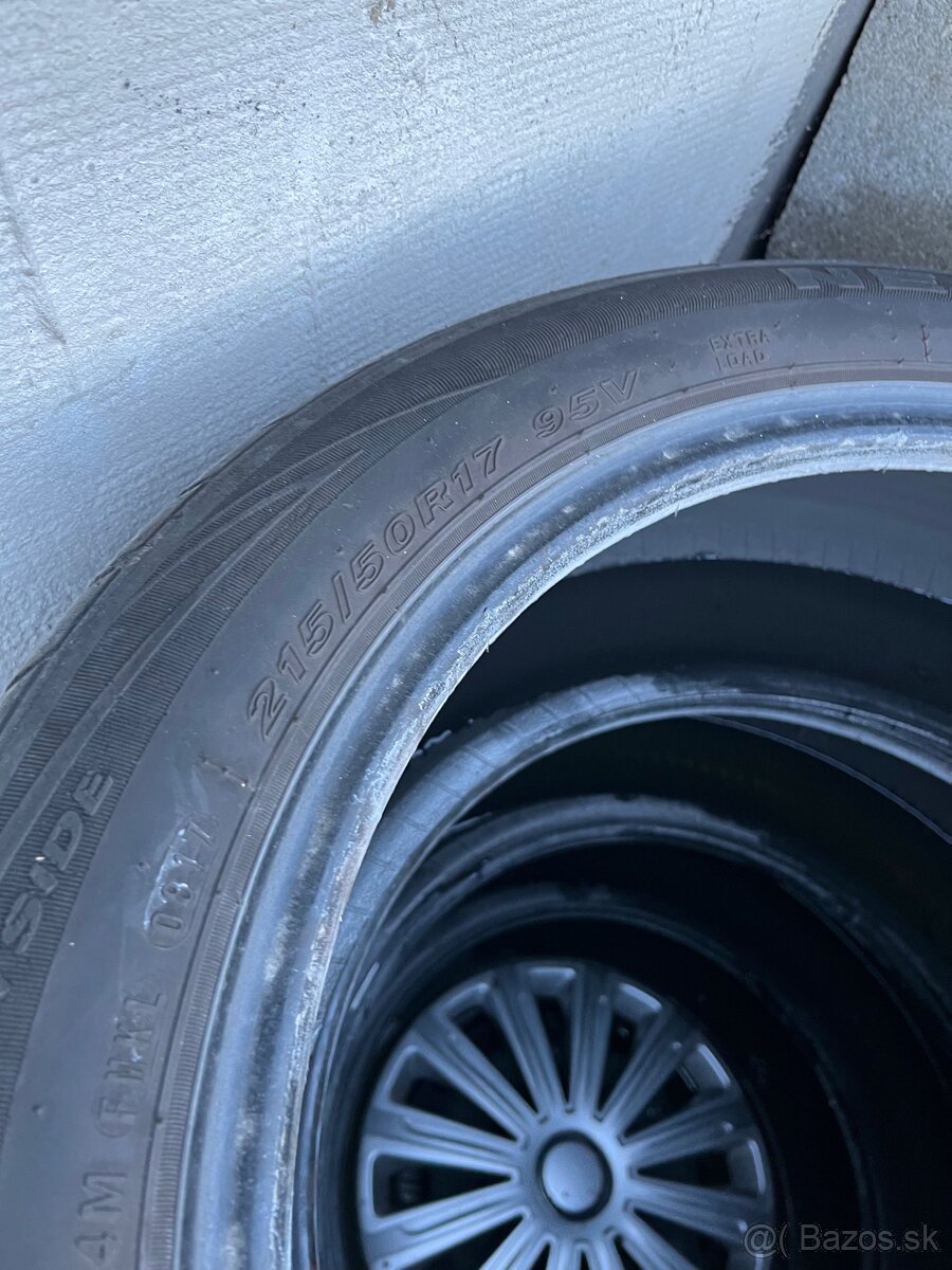 Predam letné pneu 215/50 r17 - 2