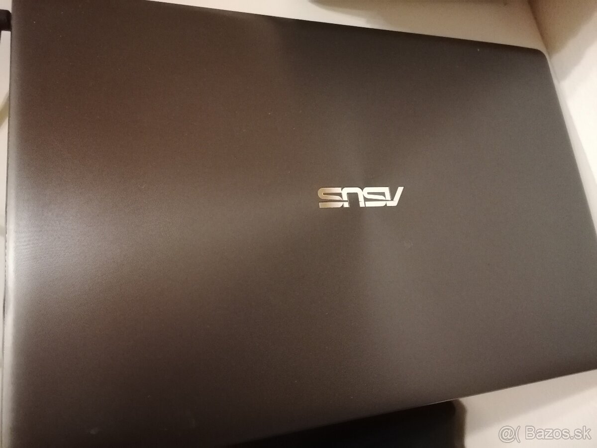 Predám 15,6" notebook Asus x550vb. - 2