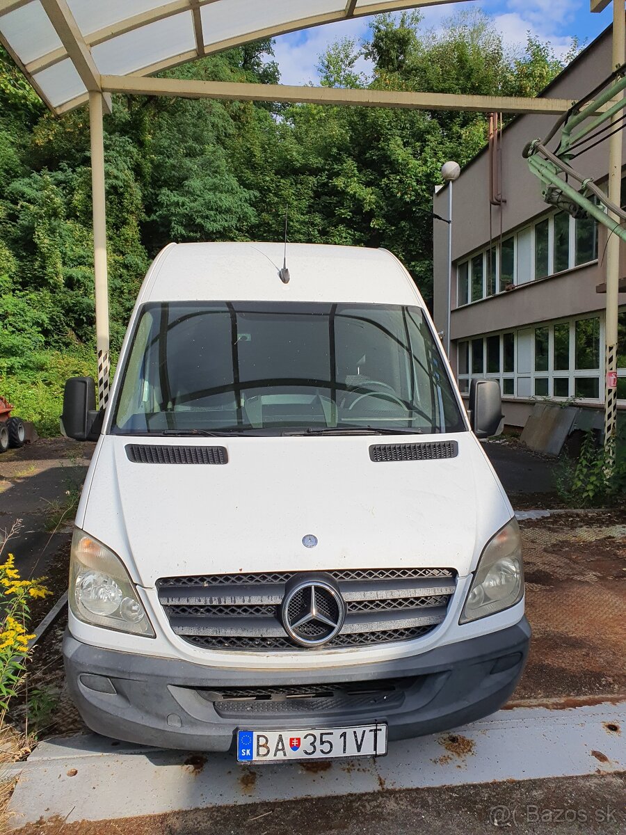 Mercedes-Benz Sprinter - 2