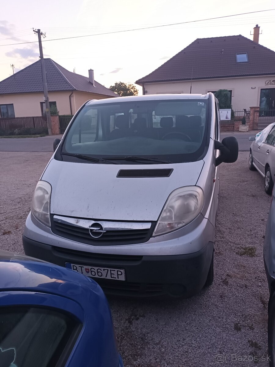 Opel Vivaro 9 miestne - 2