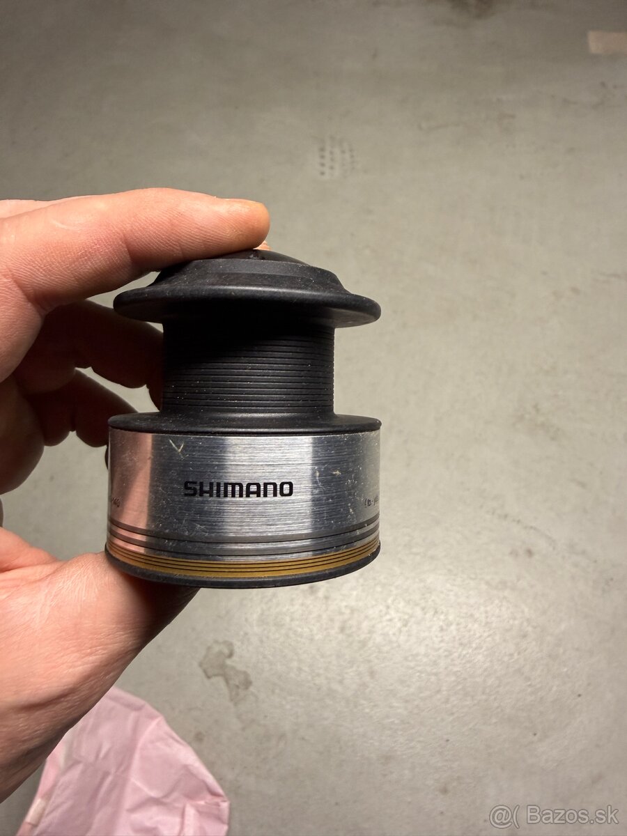 Shimano Baitrunner 6000 cievka - 2